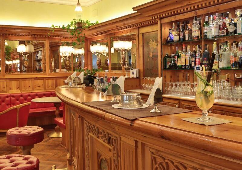 호텔 Th Madonna Di Campiglio | Golf