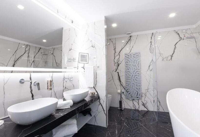 Grand Hotel Costa Brada