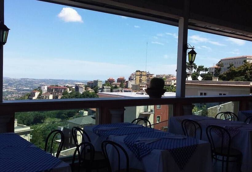 ホテル Grande Albergo Abruzzo