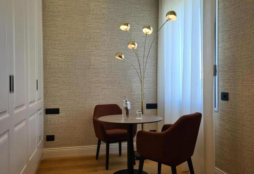 هتل Jolly Charme Suite