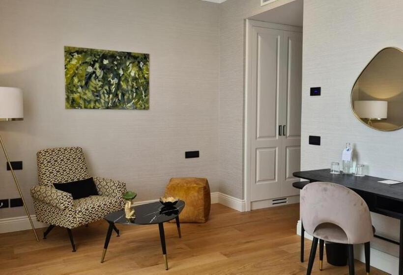 هتل Jolly Charme Suite