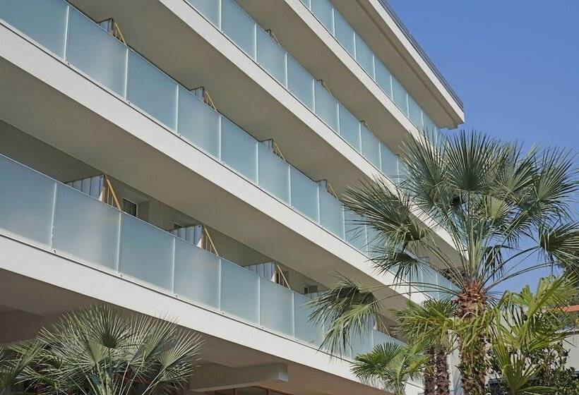 Отель La Perla Bike