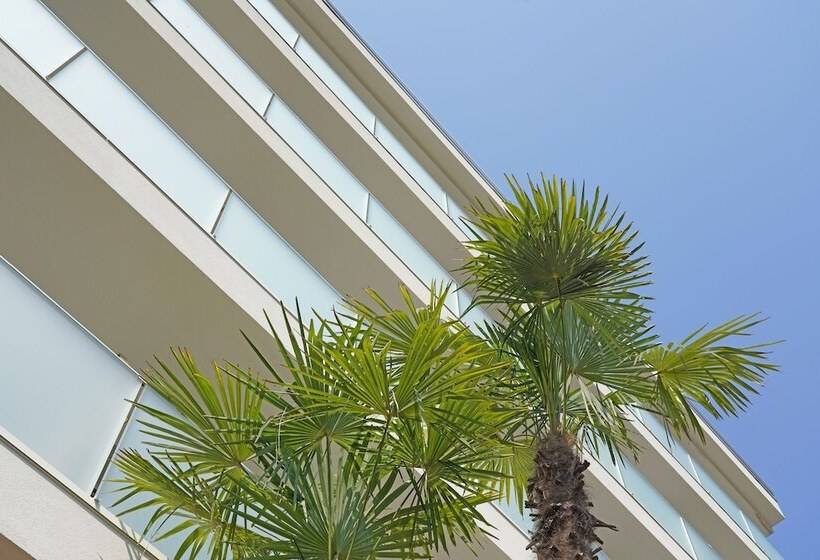 Отель La Perla Bike