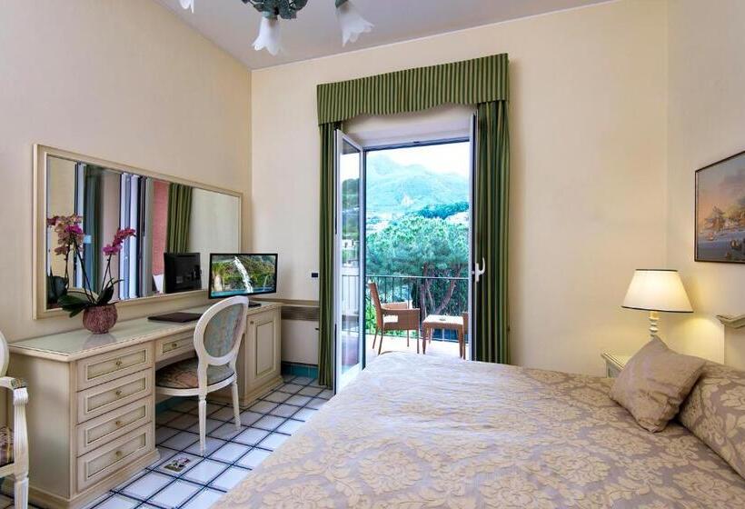 فندق La Reginella Resort & Spa