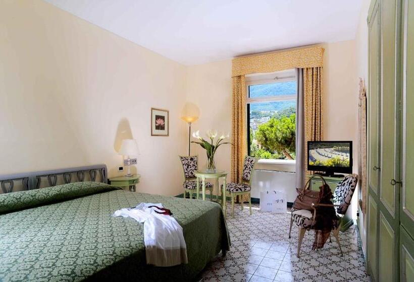 فندق La Reginella Resort & Spa