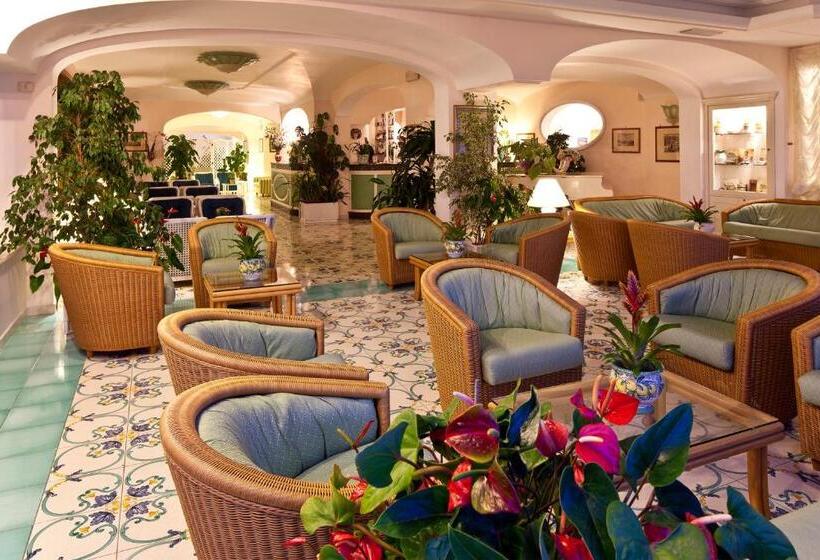 ホテル Le Querce Resort Sea Thermae & Spa