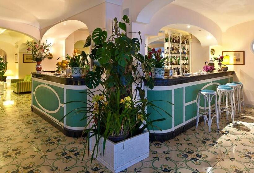 ホテル Le Querce Resort Sea Thermae & Spa