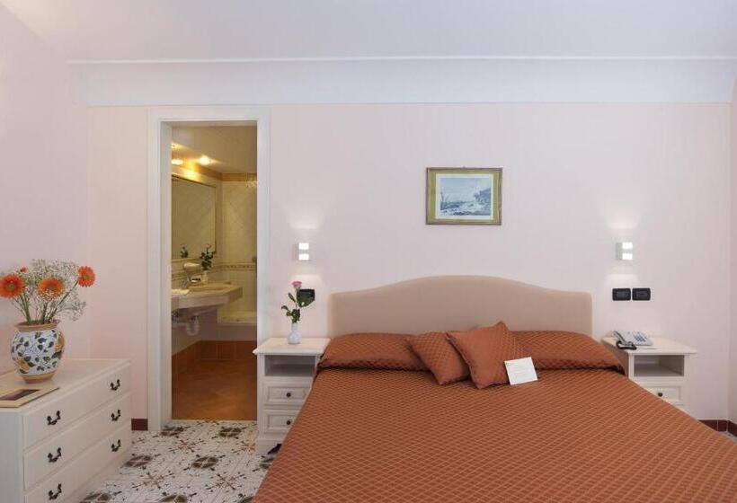 هتل Le Querce Resort Sea Thermae & Spa