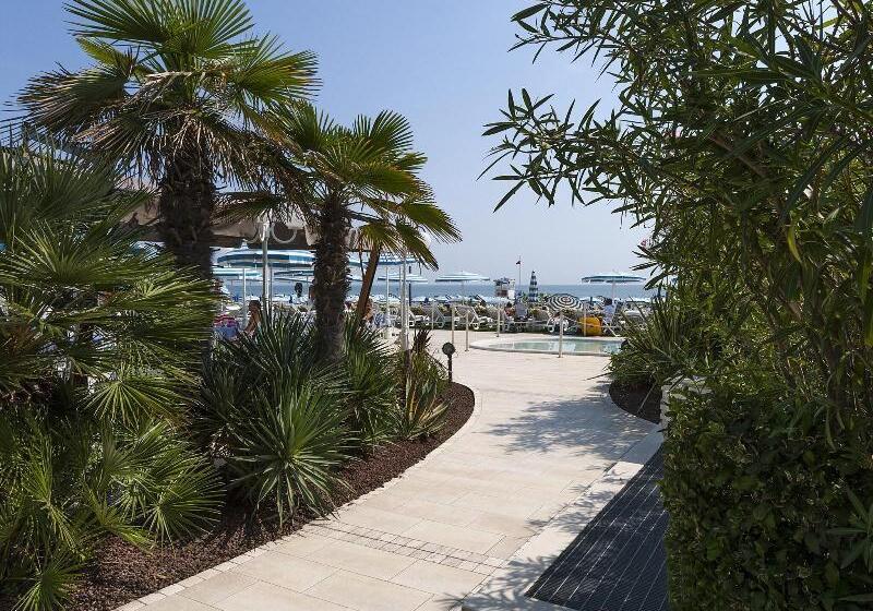 Отель Le Soleil