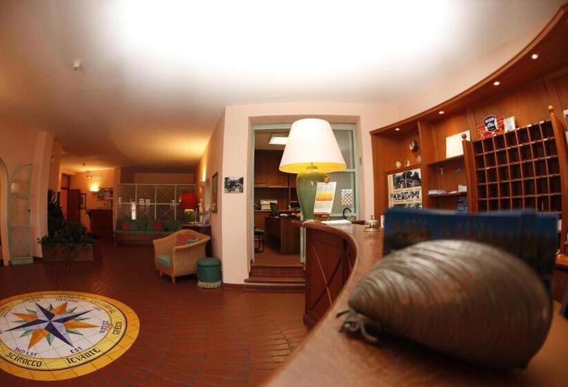 فندق Lo Scirocco