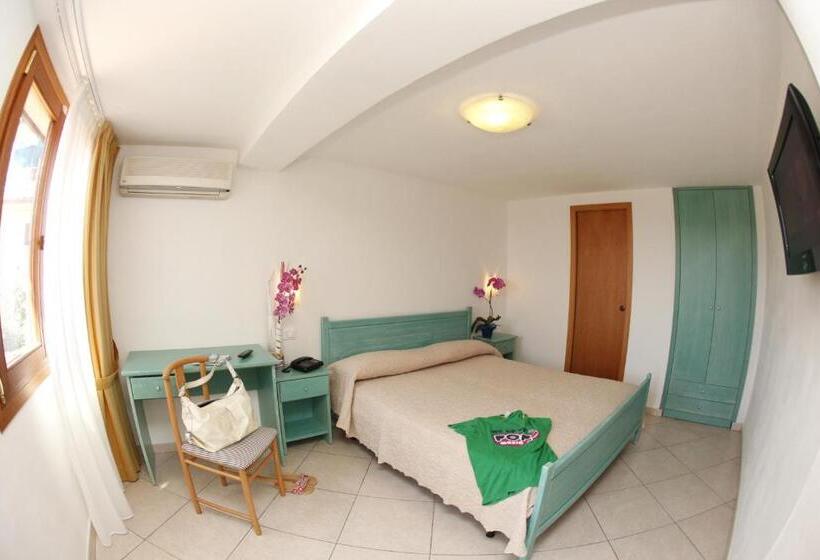 فندق Lo Scirocco