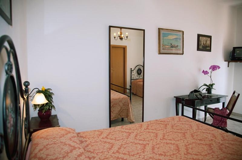 فندق Lo Scirocco