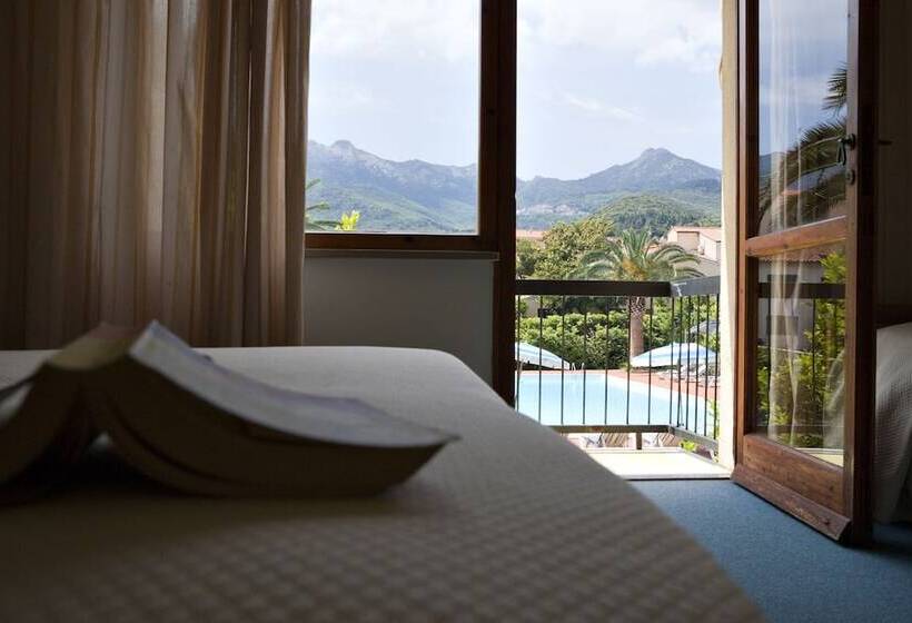 Отель Marinella