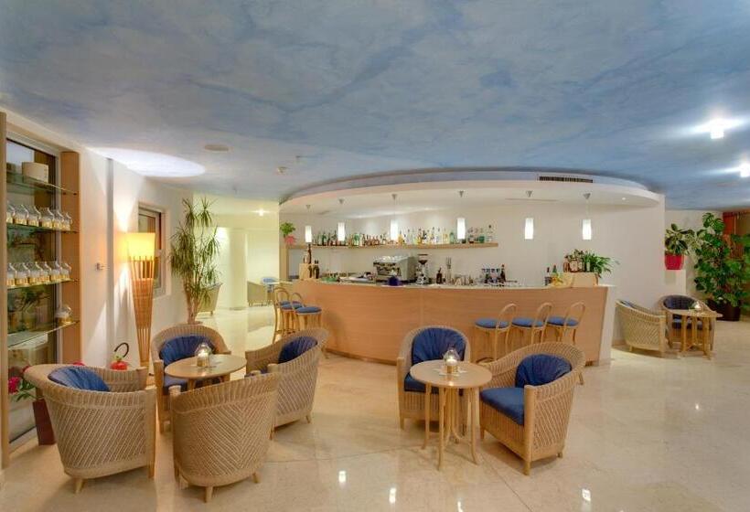 ホテル Maximilian