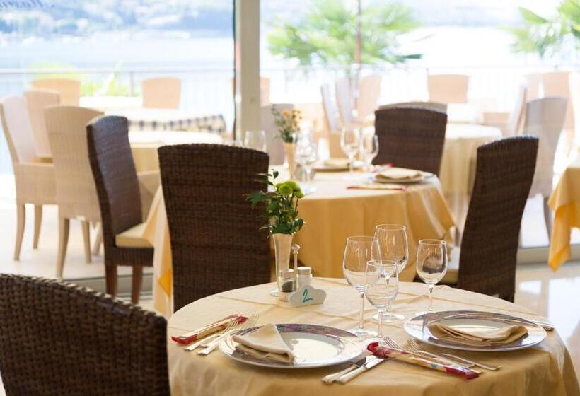 ホテル Maximilian