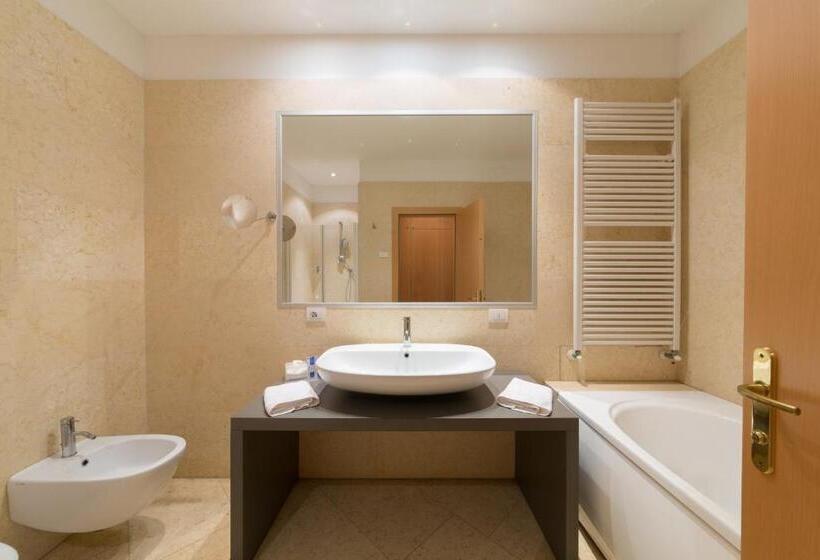 ホテル Maximilian