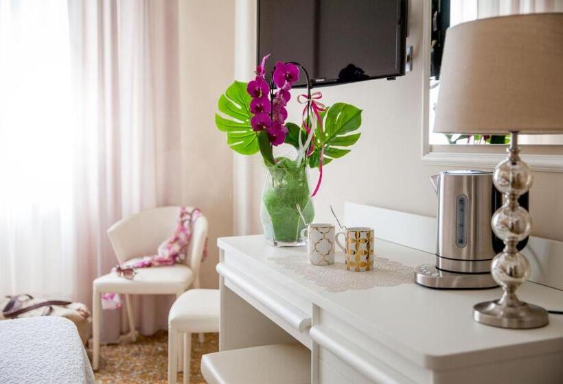 ホテル Mediterraneo