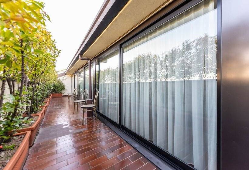 Mirage Sure Hotel Collection By Best Western