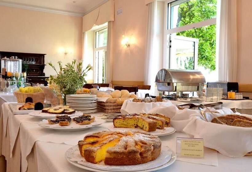 酒店 Monte Baldo E Villa Acquarone