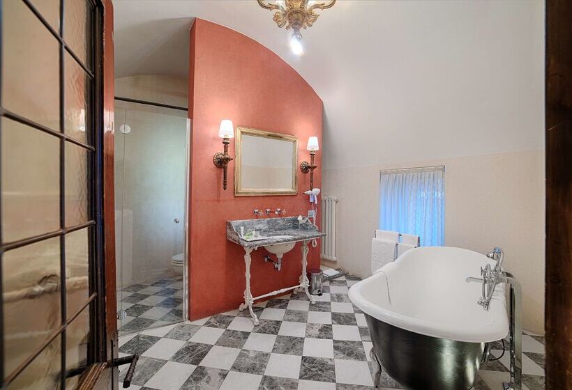 ホテル NH Collection Firenze Porta Rossa