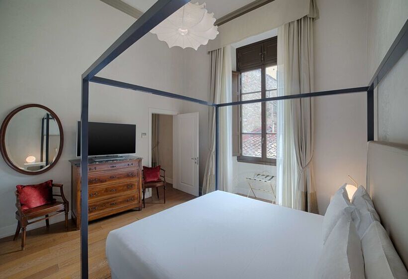 ホテル NH Collection Firenze Porta Rossa