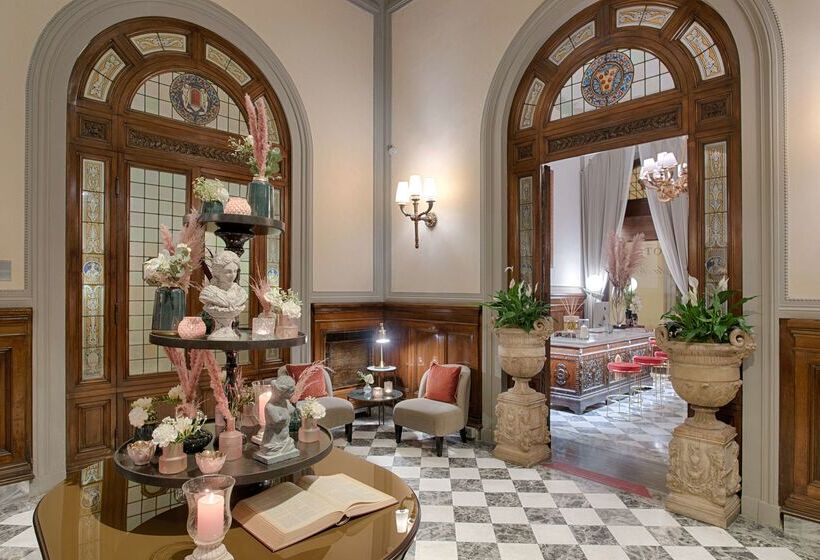 ホテル NH Collection Firenze Porta Rossa