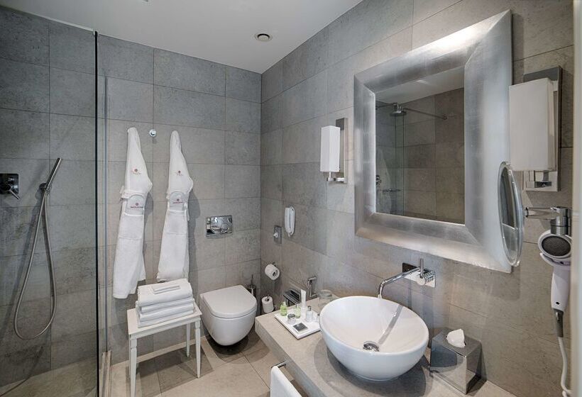 ホテル NH Collection Firenze Porta Rossa