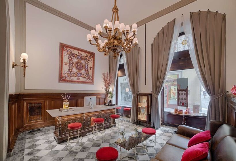 ホテル NH Collection Firenze Porta Rossa