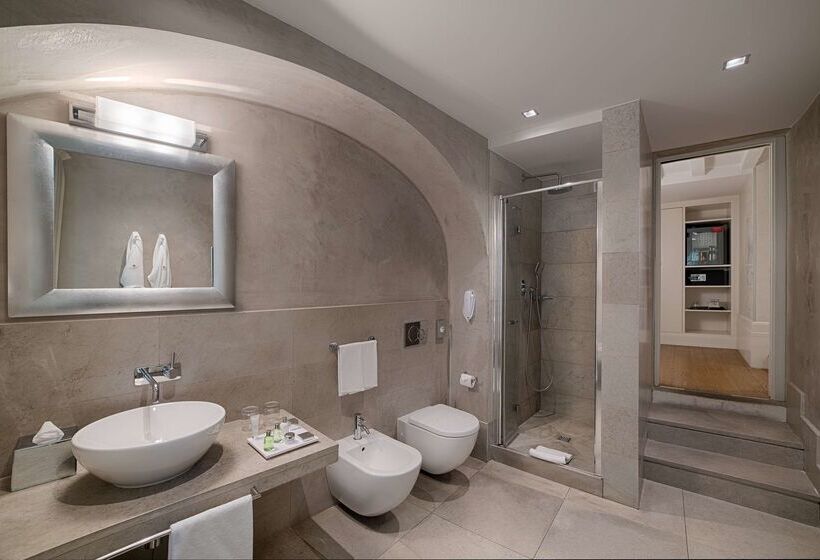 ホテル NH Collection Firenze Porta Rossa