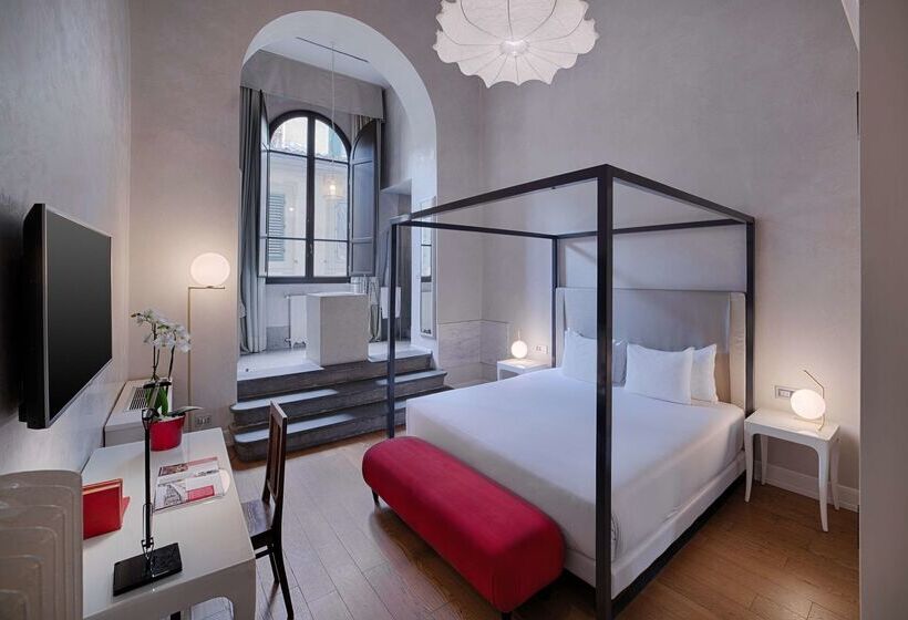 ホテル NH Collection Firenze Porta Rossa