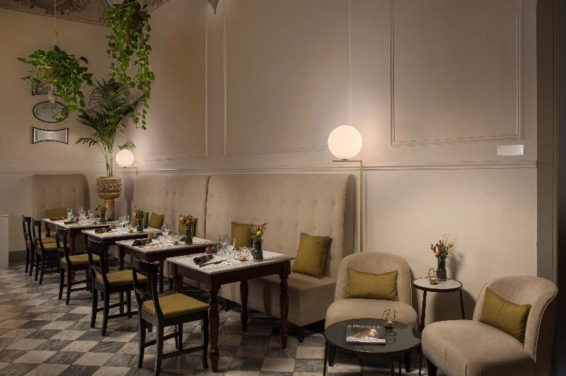 ホテル NH Collection Firenze Porta Rossa