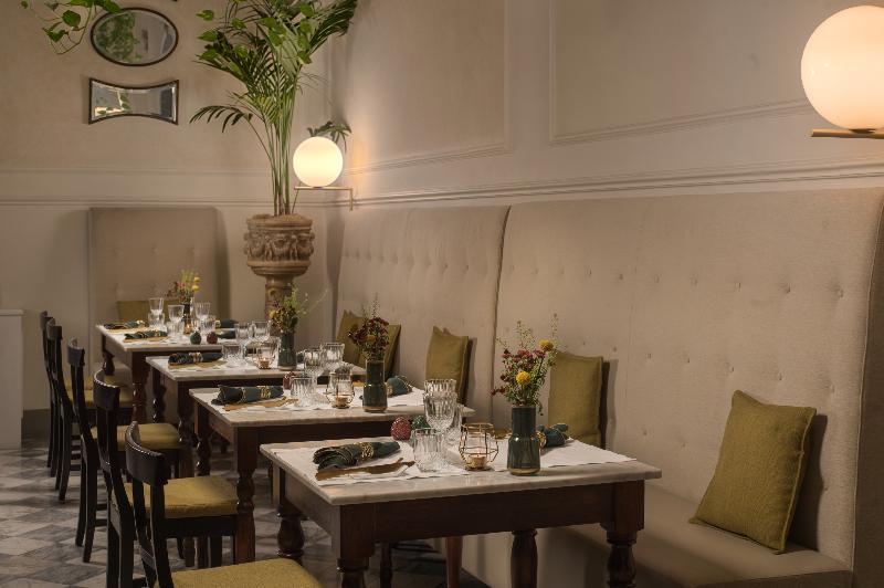 ホテル NH Collection Firenze Porta Rossa