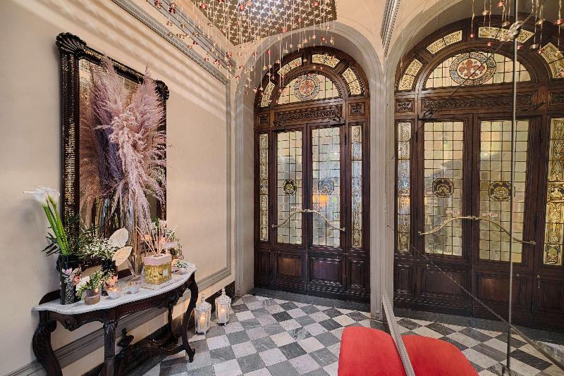 ホテル NH Collection Firenze Porta Rossa