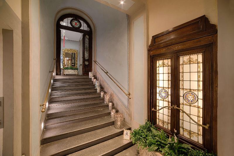 ホテル NH Collection Firenze Porta Rossa