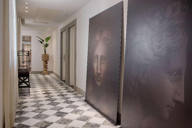 ホテル NH Collection Firenze Porta Rossa