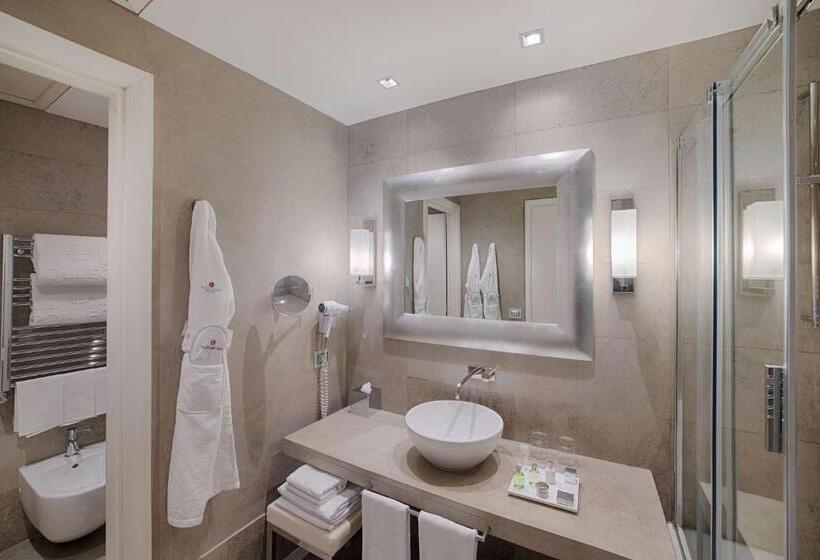 ホテル NH Collection Firenze Porta Rossa