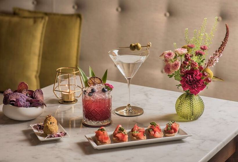 ホテル NH Collection Firenze Porta Rossa