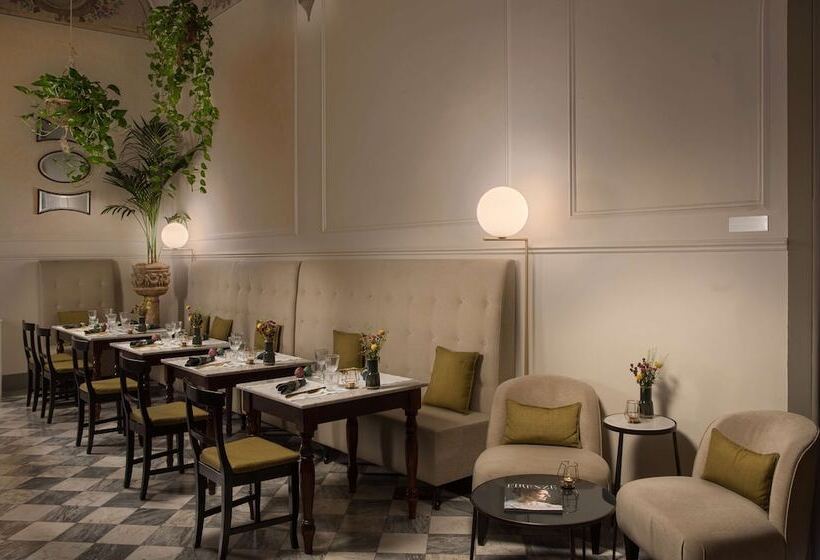 ホテル NH Collection Firenze Porta Rossa