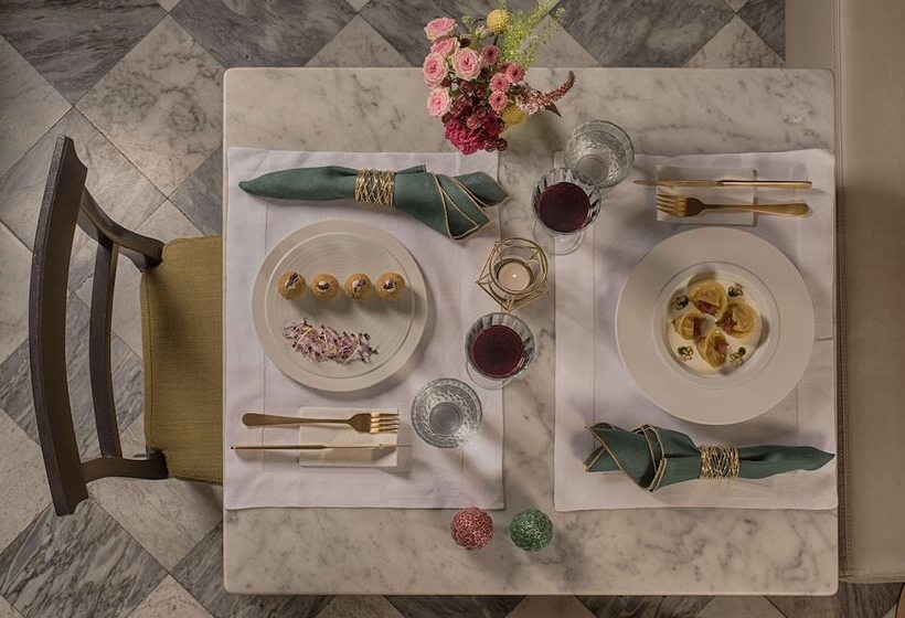 ホテル NH Collection Firenze Porta Rossa