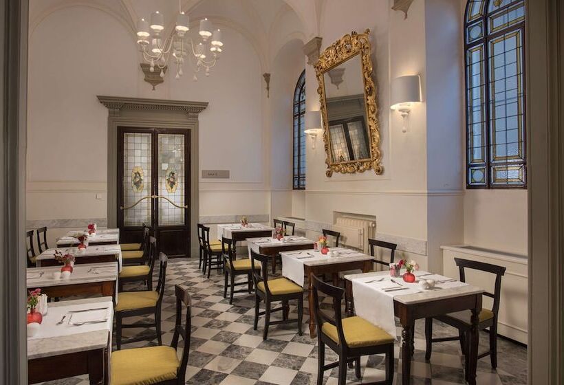 ホテル NH Collection Firenze Porta Rossa