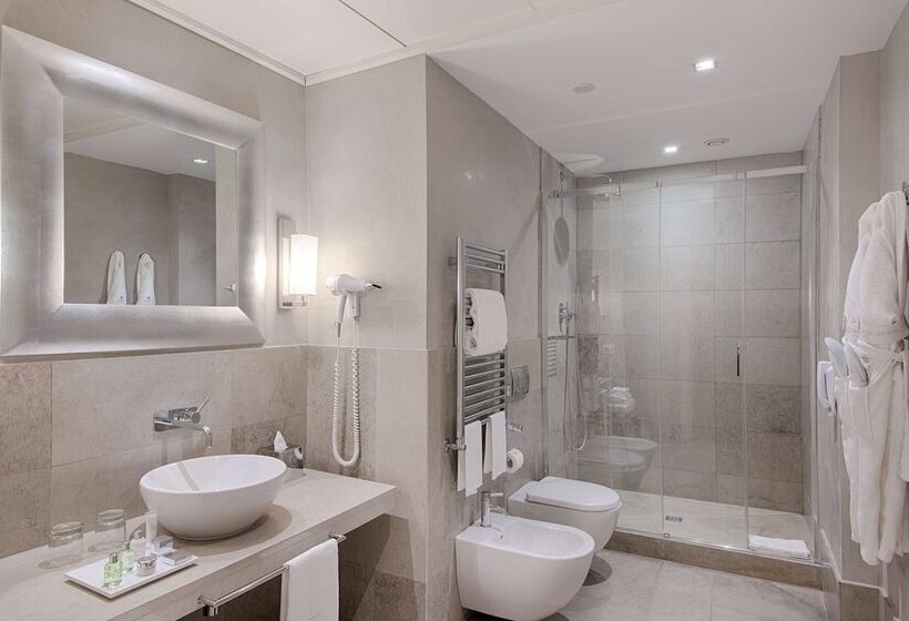 ホテル NH Collection Firenze Porta Rossa