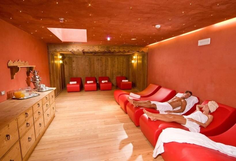 فندق Panorama Wellness & Resort