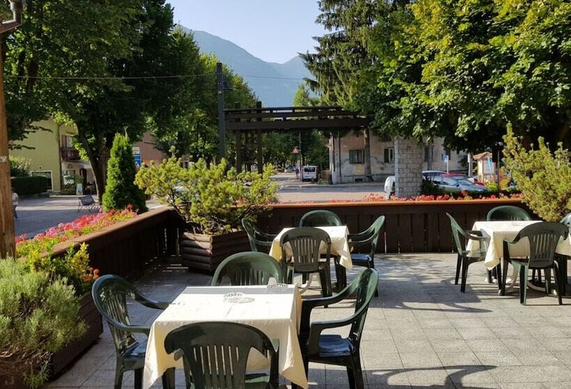 هتل Pinzolodolomiti