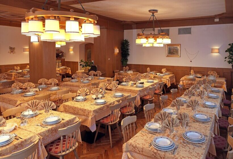 酒店 Pinzolodolomiti