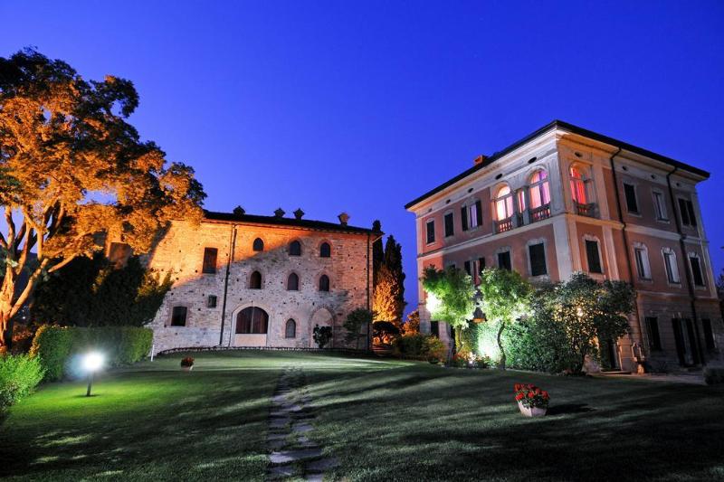 فندق Relais & Spa Castello Di Casiglio