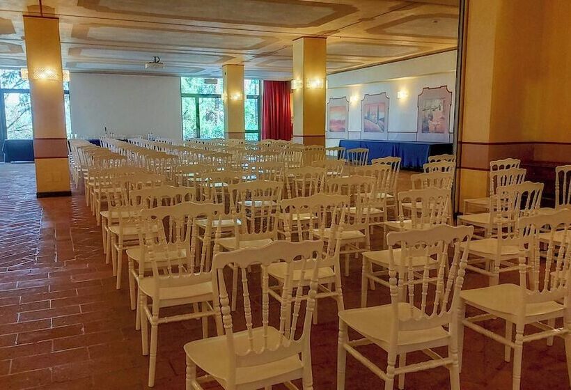 فندق Relais & Spa Castello Di Casiglio