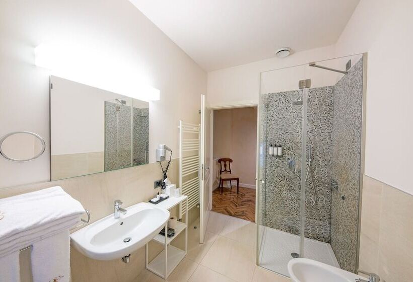 فندق Relais & Spa Castello Di Casiglio