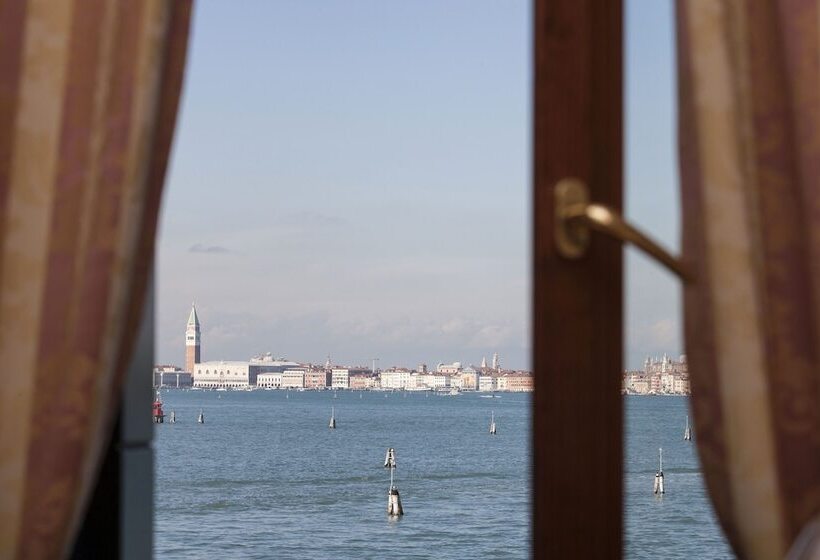 فندق Riviera Venezia Lido