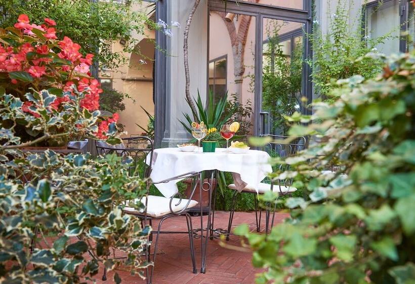 هتل Rivoli Boutique