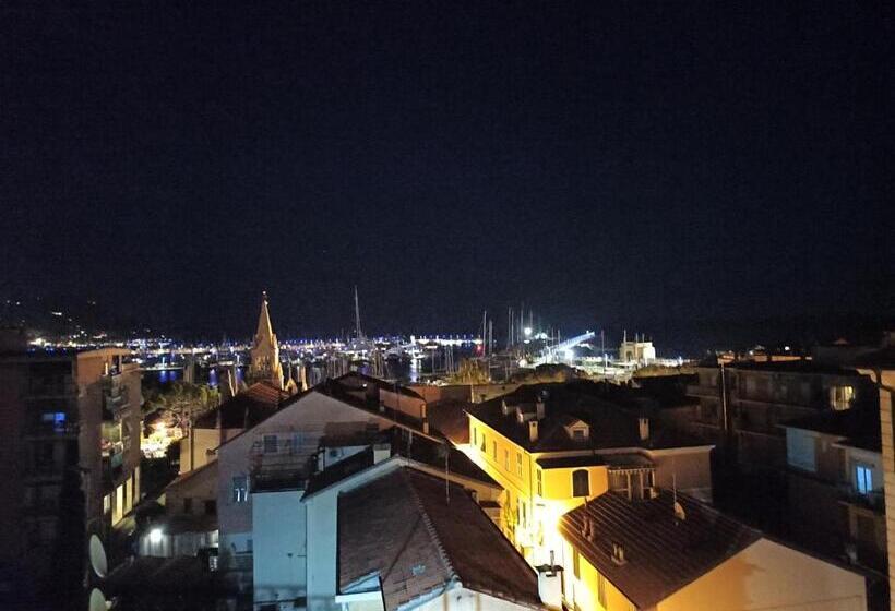 בית מלון כפרי Robinia